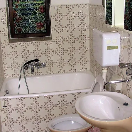 Comfortable House In Pag Dalmatia, Crotia 公寓